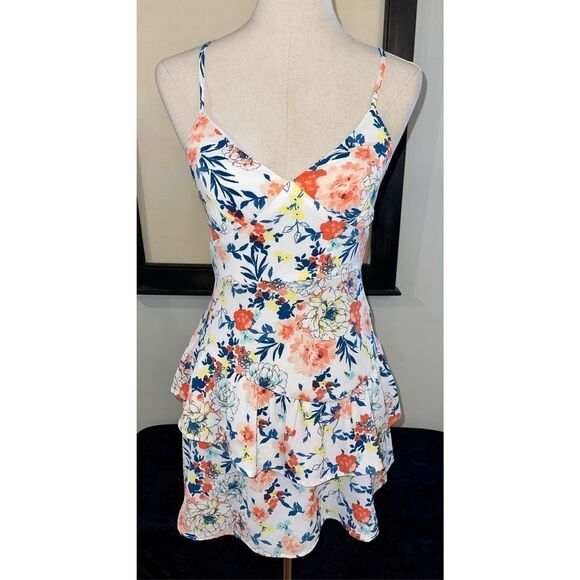 City Studio Floral Dress - NWT - Size 1 Juniors - Picture 3 of 12